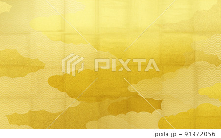 金箔と雲の抽象的な和風なイラスト背景 91972056