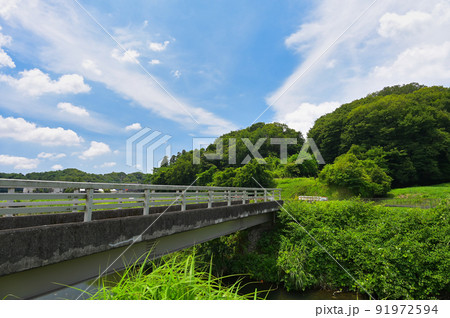 あつぎこどもの森へつながる橋 91972594