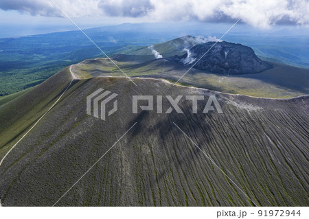 空から見た樽前山（空撮） 91972944