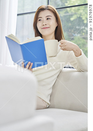 コーヒー 読書 家 91976978