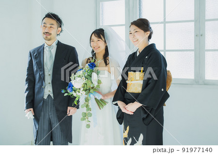 花嫁と両親イメージ 91977140