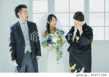花嫁と両親イメージ 91977148