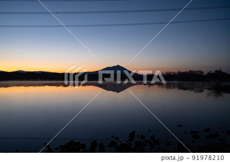 茨城　日の出前の筑波山 91978210