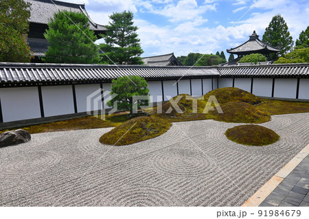 7月に参拝した東福寺の枯山水 方丈南庭 7月に参拝した東福寺の枯山水 方丈南庭 91984679