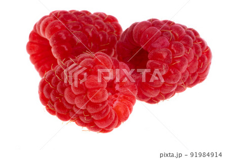 ripe red raspberry isolated ripe red raspberry isolated 91984914