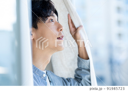 若い男性 若い男性 91985723