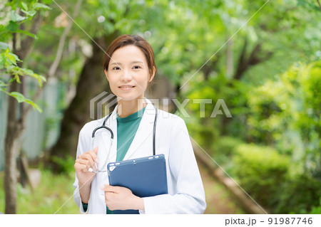 医者 医療従事者 緑背景 医者 医療従事者 緑背景 91987746