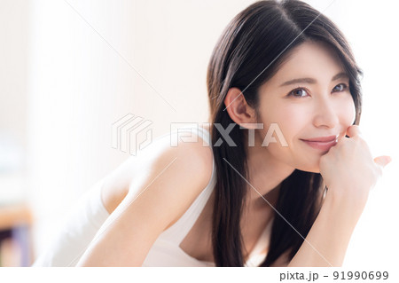 女性　ビューティー　美容　メイク　スキンケア 91990699