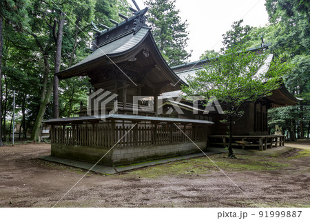 緑と木々に包まれていて自然をビシビシ感じる東蕗田天満社本殿 緑と木々に包まれていて自然をビシビシ感じる東蕗田天満社本殿 91999887