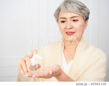 白髪 白髭 白い毛 92002126