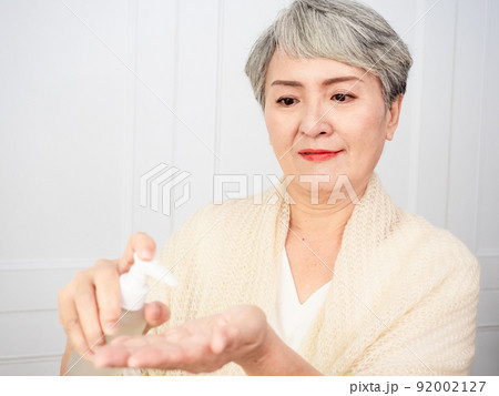 白髪 白髭 白い毛 92002127