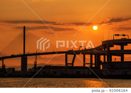 福岡都市高速と夕日 福岡都市高速と夕日 92006164