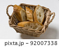 カゴ入りバゲット 92007338