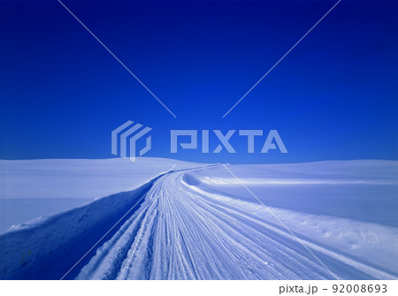 雪原の道 92008693