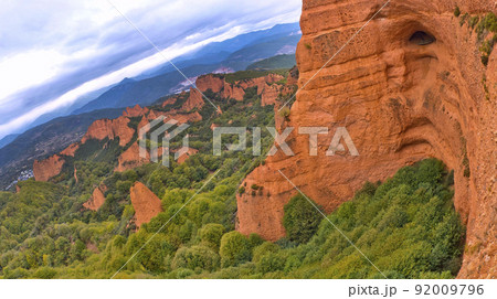 Las Medulas Historic Roman Gold-Mine, El Bierzo Region, Spain 92009796