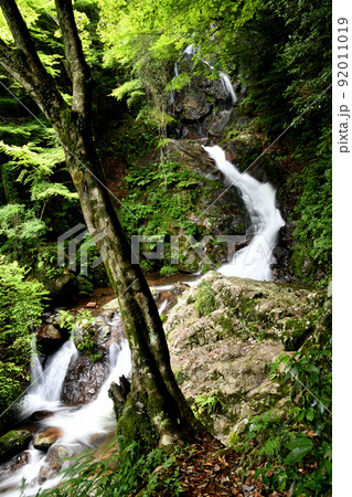 大日滝・飛竜滝(布引の滝)　【三重県津市白山町垣内】 92011019