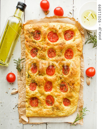 Traditional italian focaccia 92011899