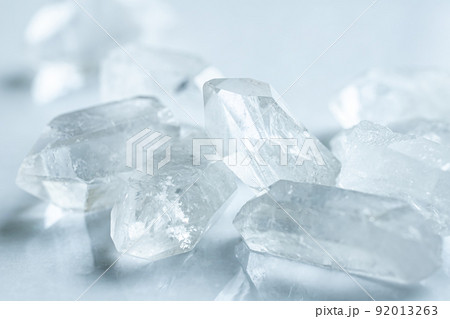 水晶 パワーストーンのイメージ素材 水晶 パワーストーンのイメージ素材 92013263