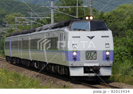 函館本線の直線を行くキハ183系特急オホーツク 92013434