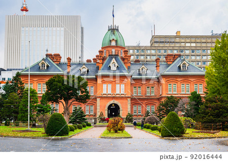 秋の北海道　札幌　北海道庁赤れんが庁舎 92016444