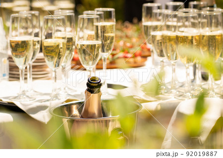 Lots of glasses of champagne close-up. Lots of glasses of champagne close-up. 92019887