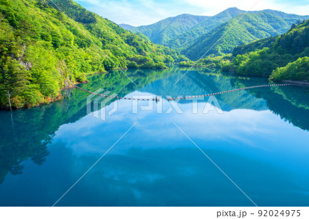 奥四万湖 四万ブルー 四万川ダム 新緑の季節 奥四万湖 四万ブルー 四万川ダム 新緑の季節 92024975