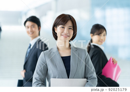 ビジネスマン ビジネスイメージ ビジネス オフィス 仕事 会社 会社員 サラリーマン ビジネスマン ビジネスイメージ ビジネス オフィス 仕事 会社 会社員 サラリーマン 92025179