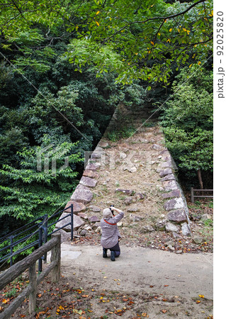 鳥取県/ 鳥取城・鳥取城跡 登り石垣（貴重遺構）※ヒト入り 92025820
