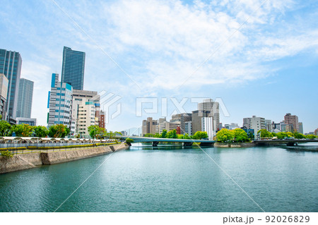 広島駅南側の川沿いのビル街です。学習塾ビル、京橋町、城南通り、上幟町方面を展望していま。広島県 広島駅南側の川沿いのビル街です。学習塾ビル、京橋町、城南通り、上幟町方面を展望していま。広島県 92026829