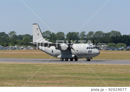 イタリア空軍C-27Jスパルタン輸送機着陸 92029077