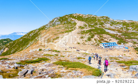 秋の木曽駒ヶ岳トレッキング(中岳から木曽駒ヶ岳山頂へ) 秋の木曽駒ヶ岳トレッキング(中岳から木曽駒ヶ岳山頂へ) 92029221