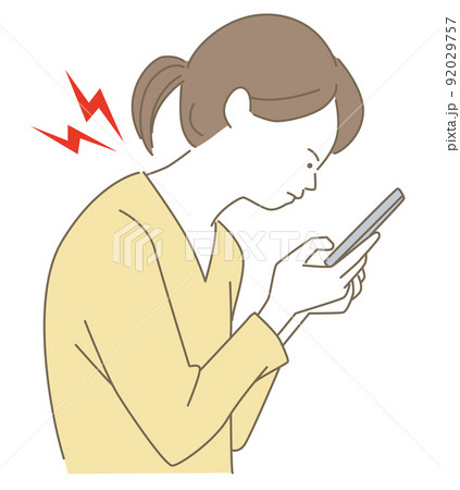 スマートフォンを操作する女性　ストレートネックの女性 92029757