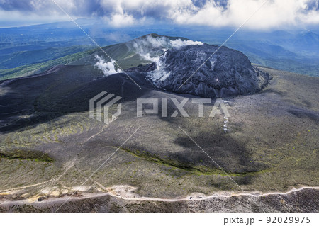 空から見た樽前山（空撮） 92029975