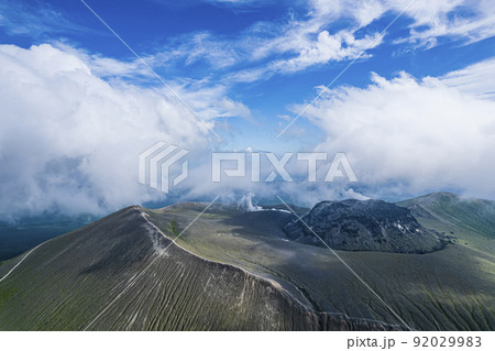 空から見た樽前山（空撮） 92029983