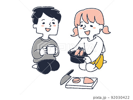 ままごとをする男の子と女の子　伸び伸びと過ごすこども達のセット 92030422