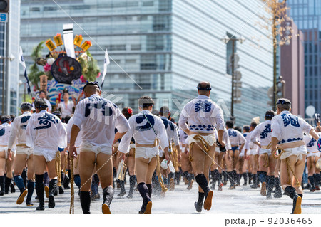 《福岡県》博多祇園山笠　集団山見せ（7月13日） 92036465