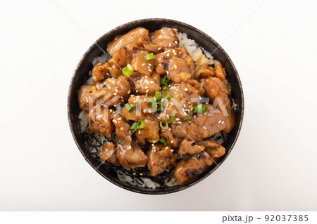 やきとり丼 92037385