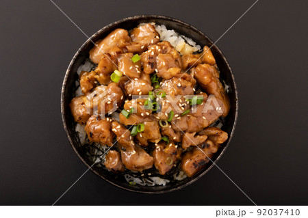 やきとり丼 92037410
