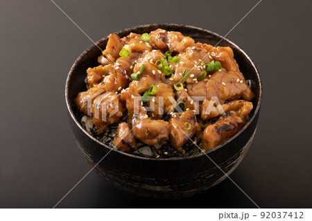 やきとり丼 92037412