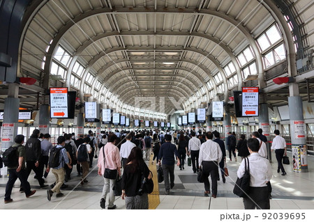 東京都品川駅の港南口風景 92039695