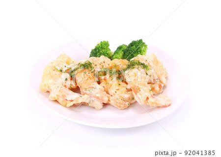 エビマヨ 海老フリッターのマヨネーズ和え 明るい背景 エビマヨ 海老フリッターのマヨネーズ和え 明るい背景 92041385