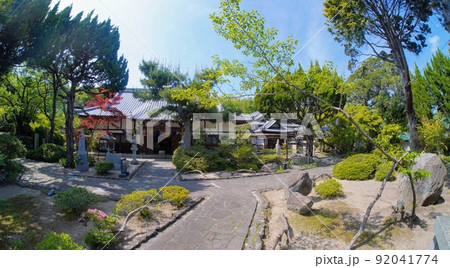 円満寺の境内【香川県小豆郡土庄町黒岩】 92041774