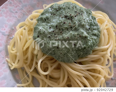ジェノベーゼソースを使ったパスタ 写真素材 ジェノベーゼソースを使ったパスタ 写真素材 92042729
