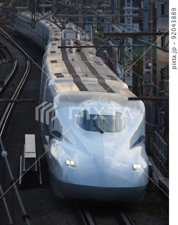 新幹線N700S J6編成 黄昏の密蔵院跨線橋にて 新幹線N700S J6編成 黄昏の密蔵院跨線橋にて 92043889