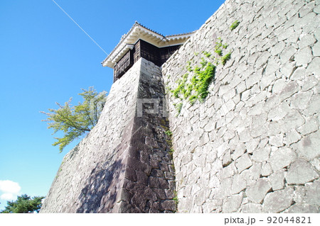 松山城 石垣と青空 3 92044821