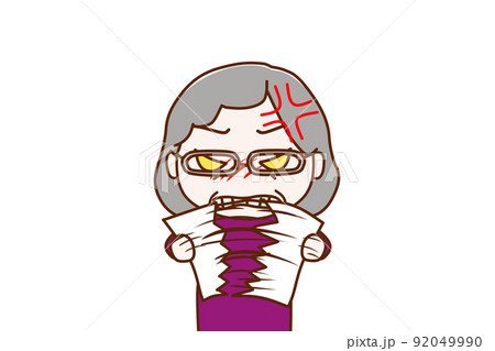 （上半身正面）怒り狂って持っている紙を半分に破る高齢の女性 92049990
