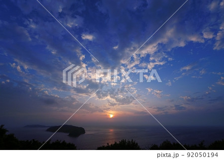大気中の水蒸気が多かった夏の夕空・超広角・空主体・220623pm 大気中の水蒸気が多かった夏の夕空・超広角・空主体・220623pm 92050194