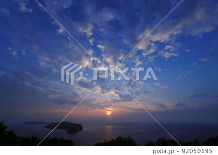 大気中の水蒸気が多かった夏の夕空・超広角・空主体・220623pm 大気中の水蒸気が多かった夏の夕空・超広角・空主体・220623pm 92050195