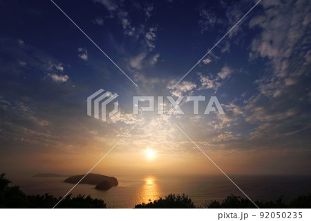 大気中の水蒸気が多かった夏の夕空・超広角・空主体・220623pm 大気中の水蒸気が多かった夏の夕空・超広角・空主体・220623pm 92050235