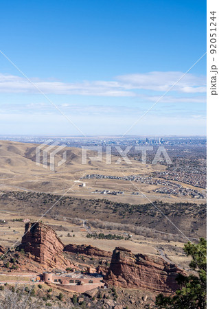 山頂からのデンバー ダウンタウン & レッドロックスの眺め 山頂からのデンバー ダウンタウン & レッドロックスの眺め 92051244